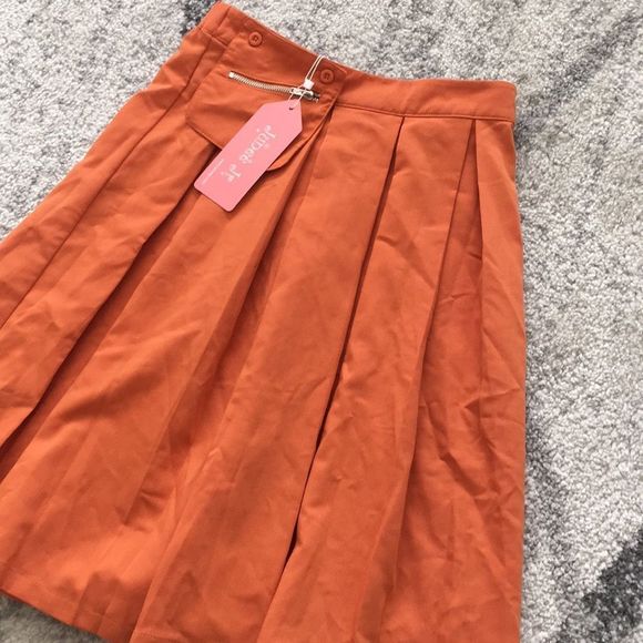 NWT Skirt Pleated Burnt Orange Side Zipper Multiple Sizes - Picture 2 of 10